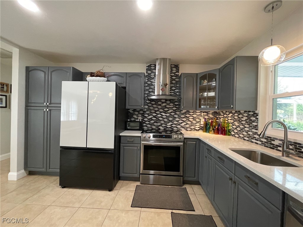 3 Bed Pool Home for Sale in Lehigh Acres, photo 5