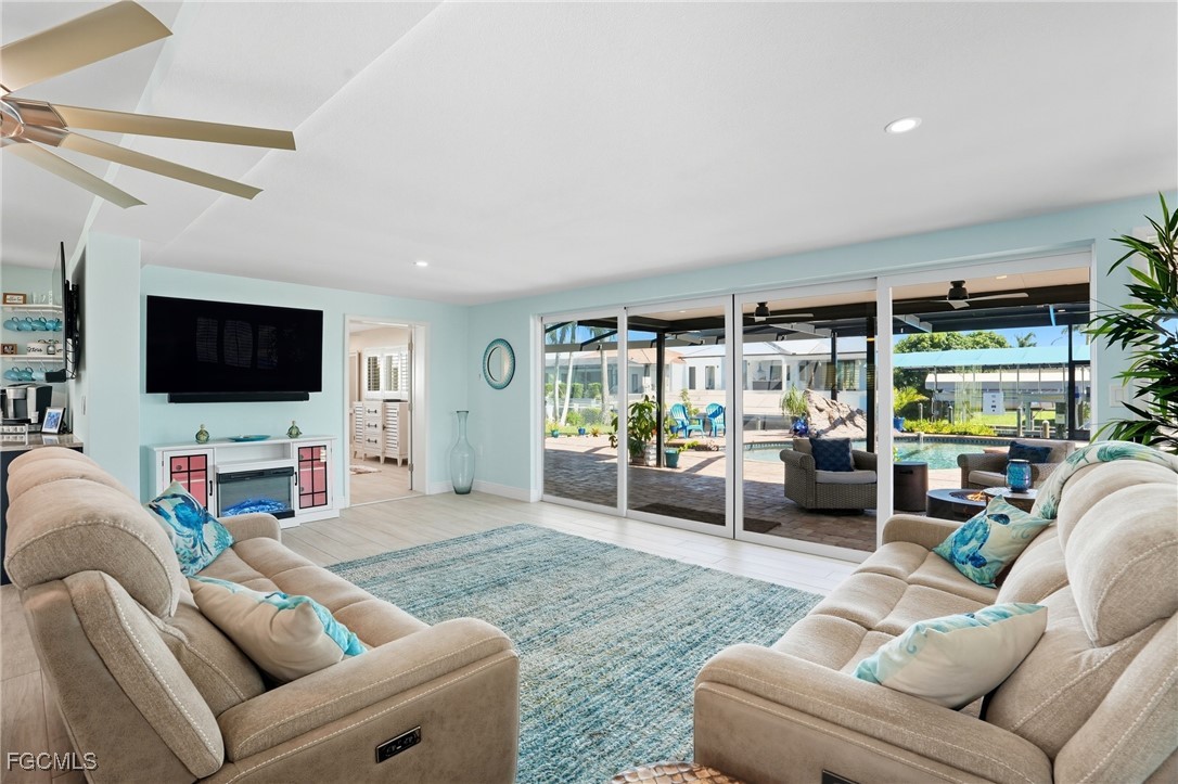 3 Bed Pool Home for Sale in Cape Coral, photo 5