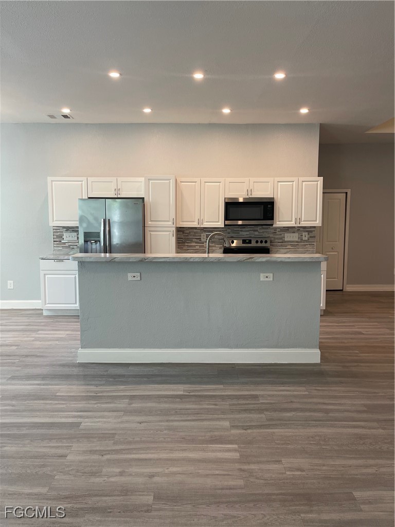 4 Bed SingleFamilyResidence for Sale in Lincoln Park, photo 5