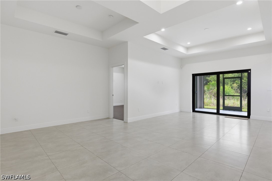 3 Bed SingleFamilyResidence for Sale in Naples, photo 5