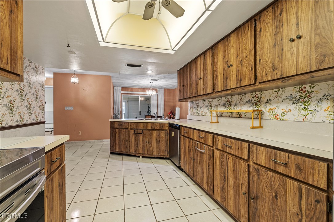 2 Bed Attached for Sale in Lehigh Acres, photo 5