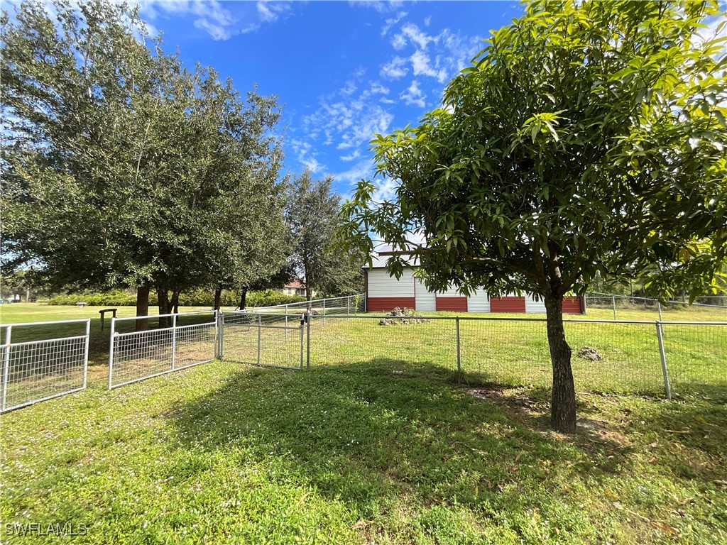 3 Bed SingleFamilyResidence for Sale in Naples, photo 5