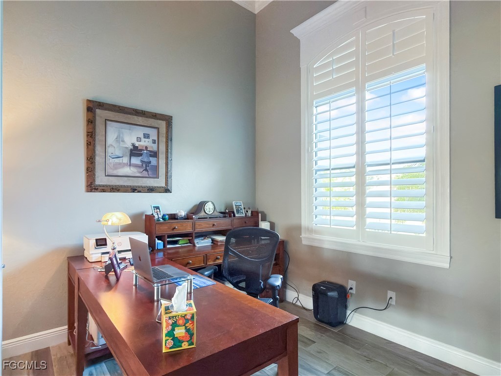 3 Bed Pool Home for Sale in Broadmoor, photo 5