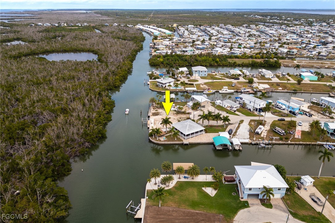 Waterfront Home for Sale in Trailerhaven, photo 5
