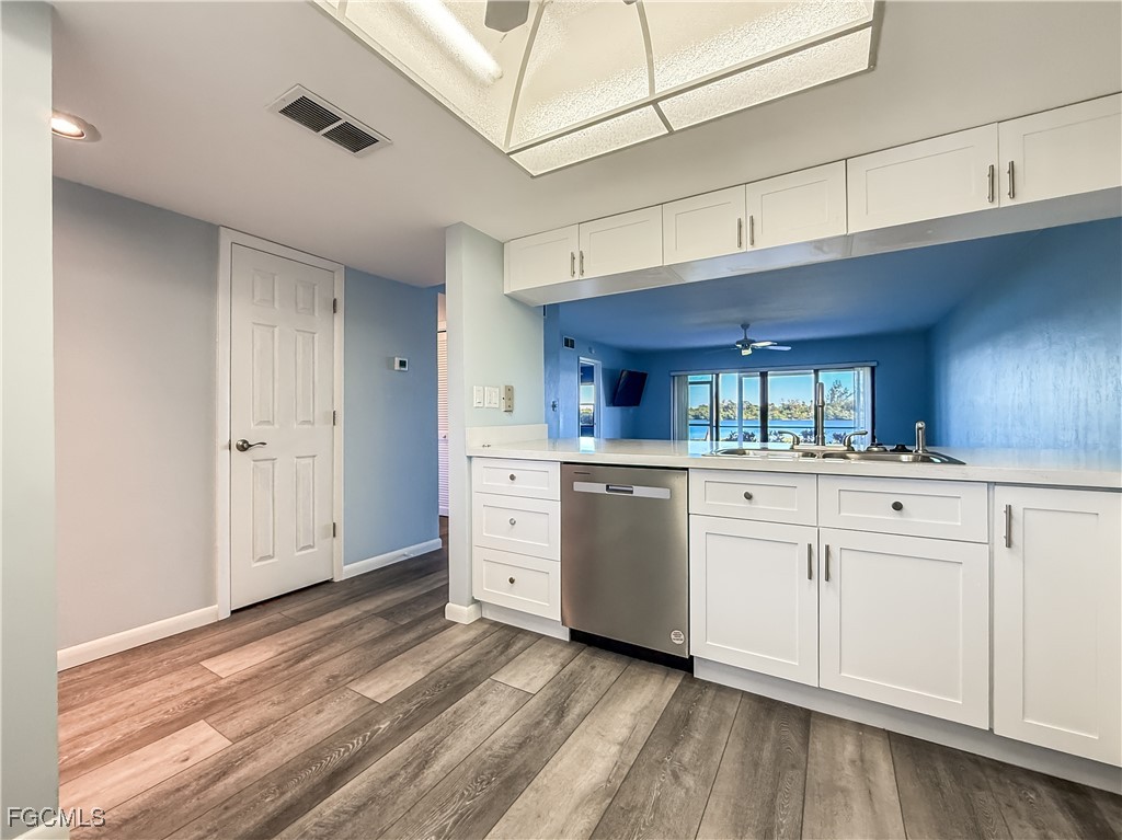 2 Bed Waterfront Home for Sale in North Fort Myers, photo 5