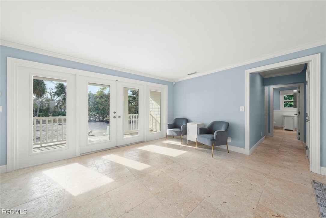 3 Bed Pool Home for Sale in Metes And Bounds, photo 5