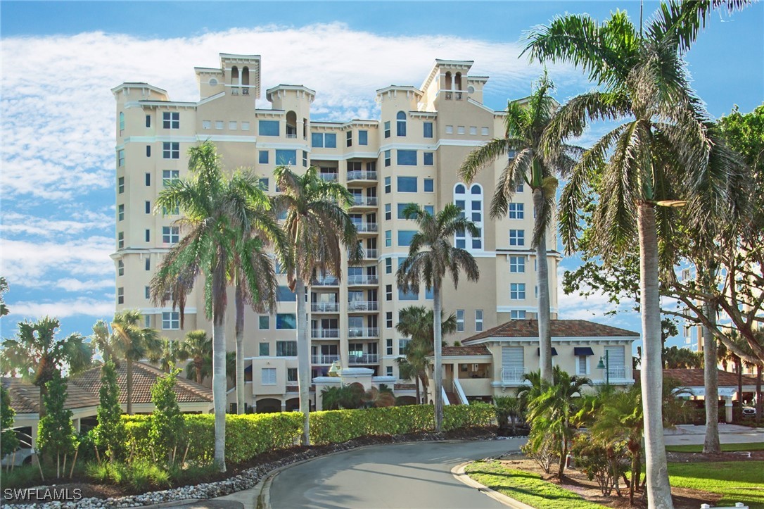 3 Bed Waterfront Home for Sale in Naples, photo 5