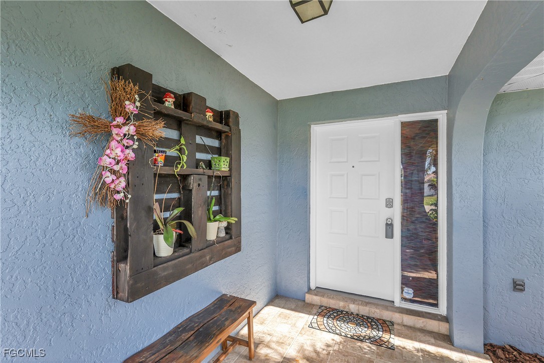 3 Bed SingleFamilyResidence for Sale in Cape Coral, photo 5