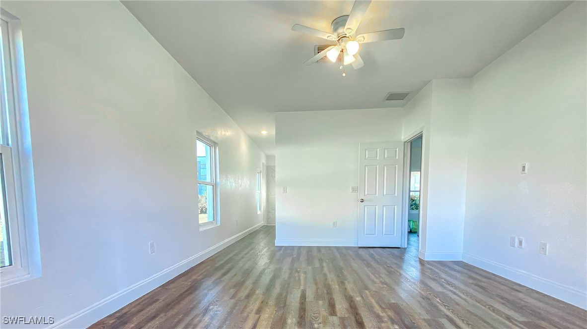 3 Bed SingleFamilyResidence for Sale in Cape Coral, photo 5