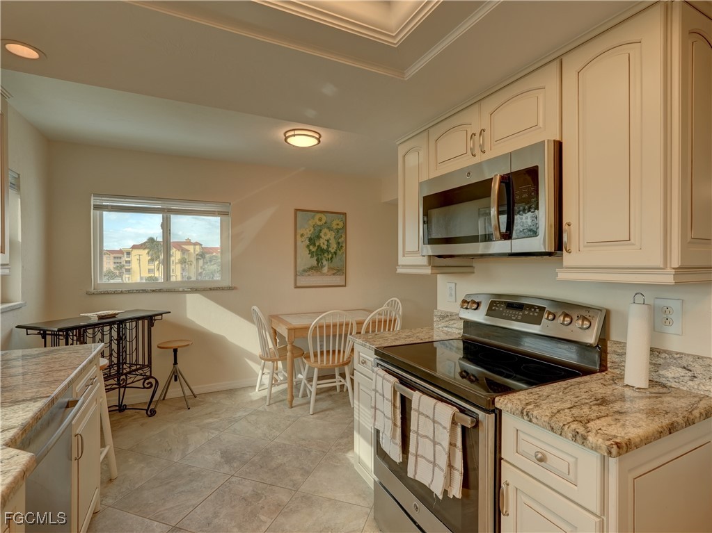 2 Bed Waterfront Home for Sale in Fort Myers Beach, photo 5