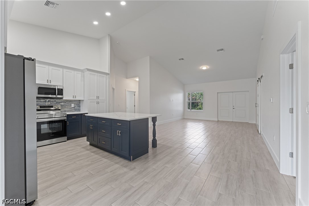 3 Bed SingleFamilyResidence for Sale in Lehigh Acres, photo 5