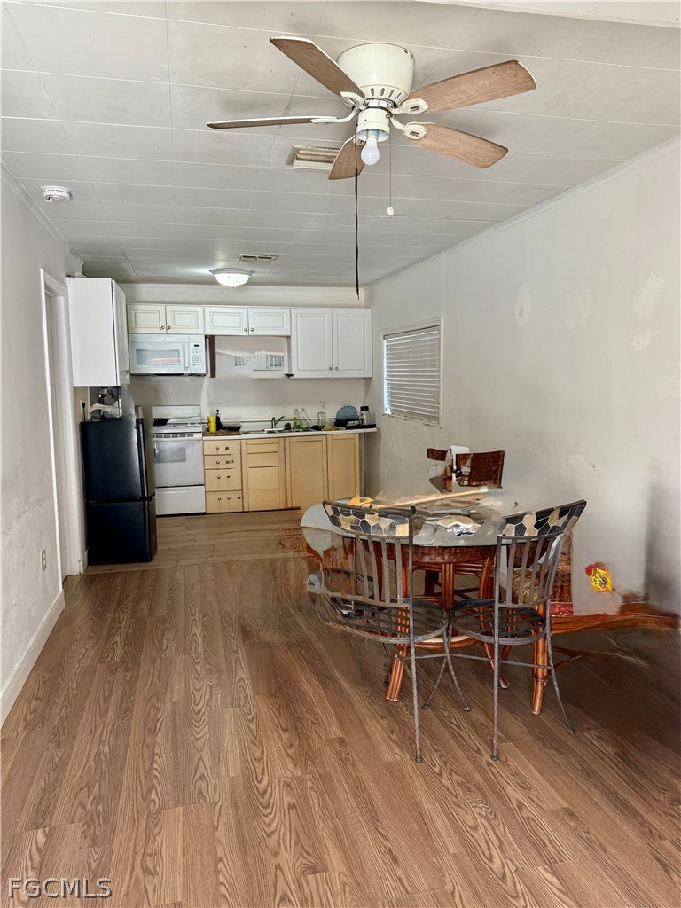 3 Bed SingleFamilyResidence for Sale in Heitmans, photo 5