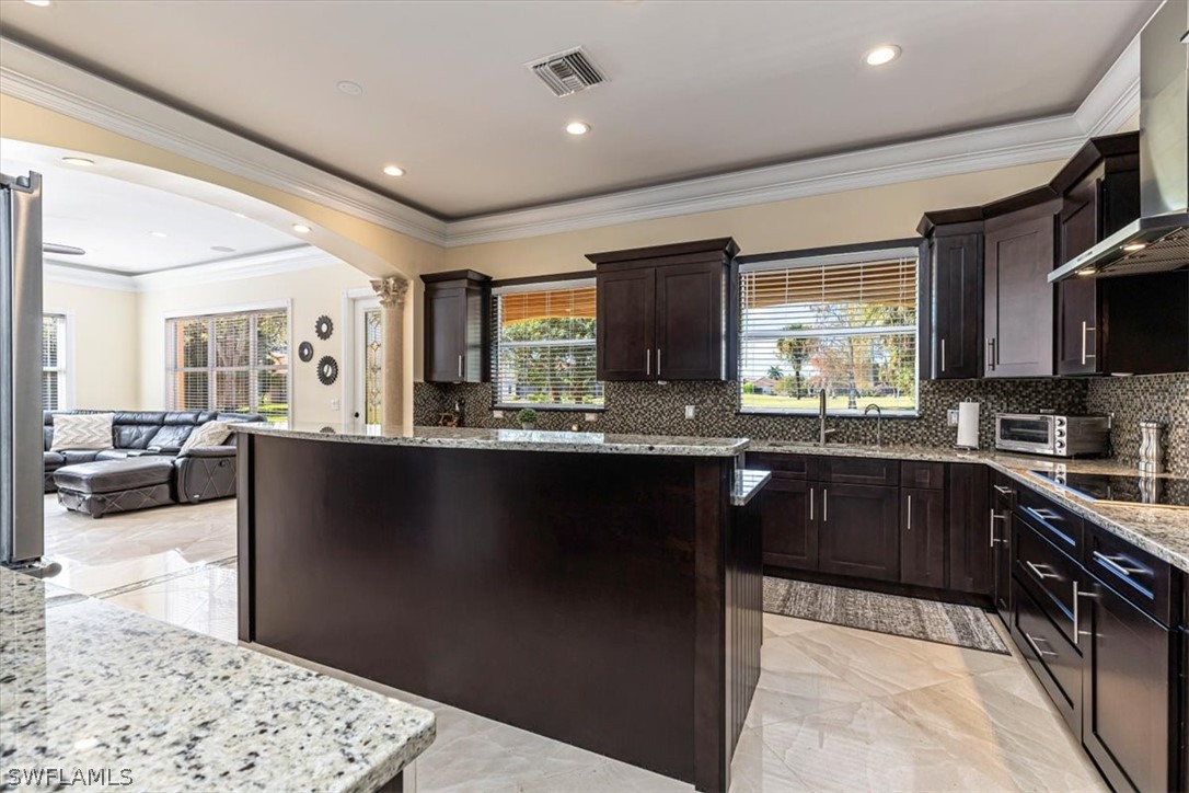 5 Bed SingleFamilyResidence for Sale in Naples, photo 5