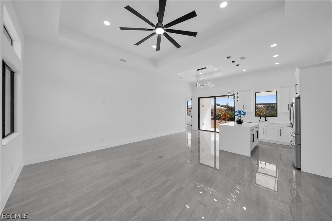 3 Bed SingleFamilyResidence for Sale in Lehigh Acres, photo 5