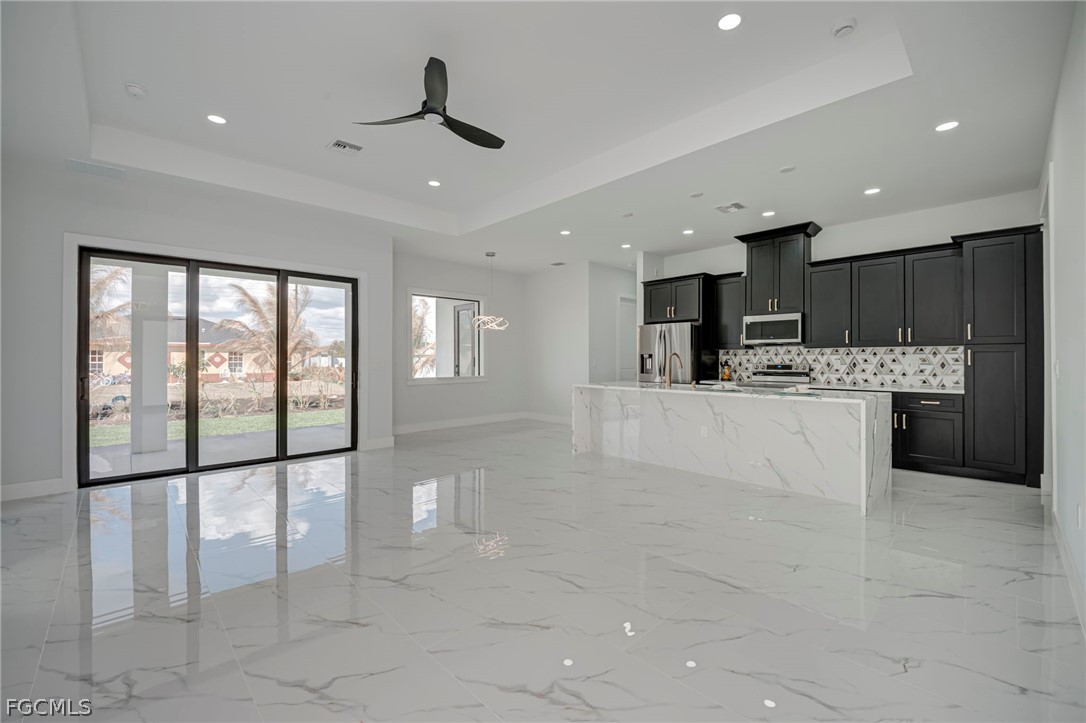 3 Bed SingleFamilyResidence for Sale in Lehigh Acres, photo 5