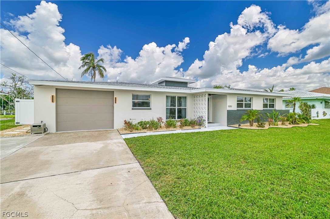 3 Bed Waterfront Home for Sale in Cape Coral, photo 5