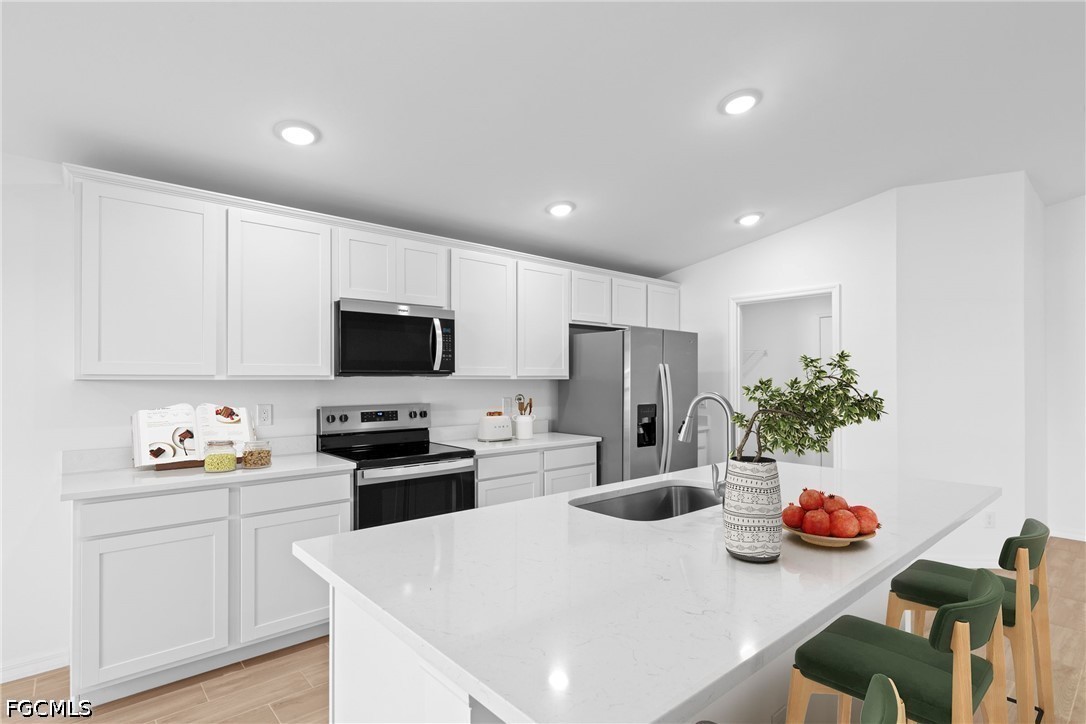 3 Bed SingleFamilyResidence for Sale in Cape Coral, photo 5