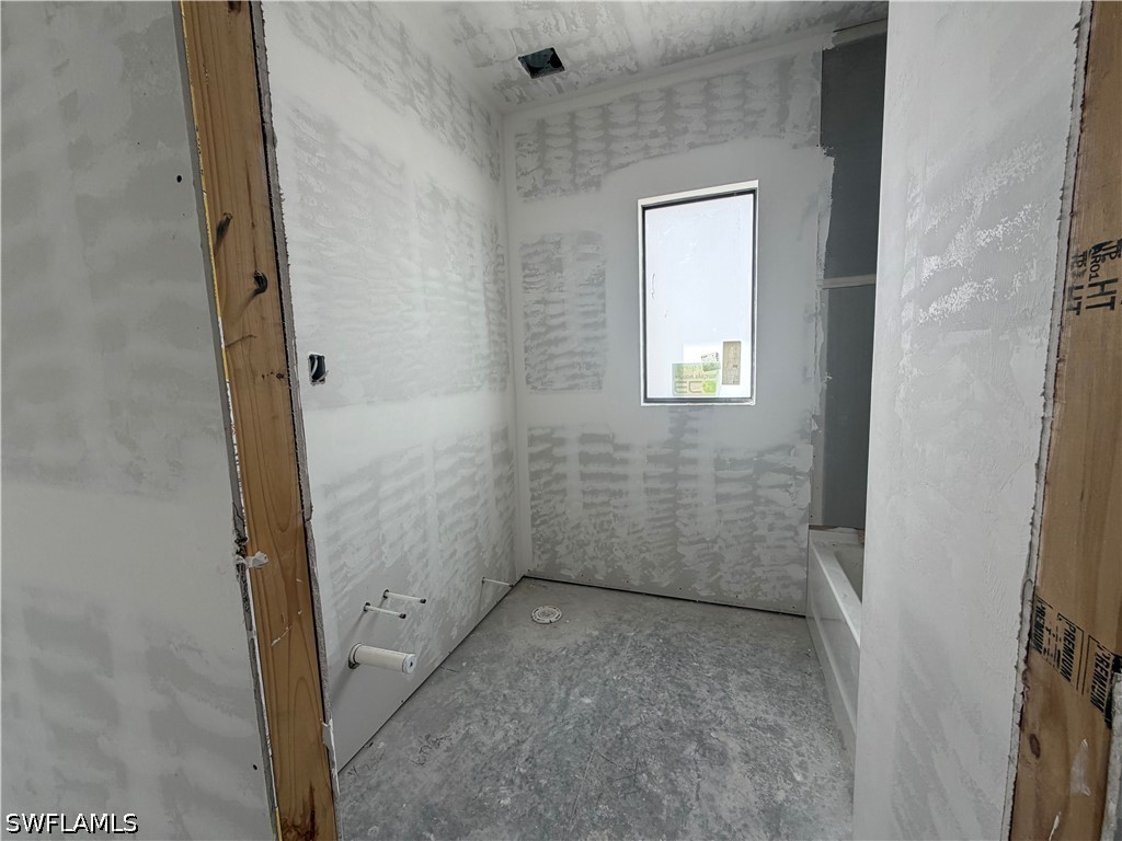 3 Bed SingleFamilyResidence for Sale in Naples, photo 5