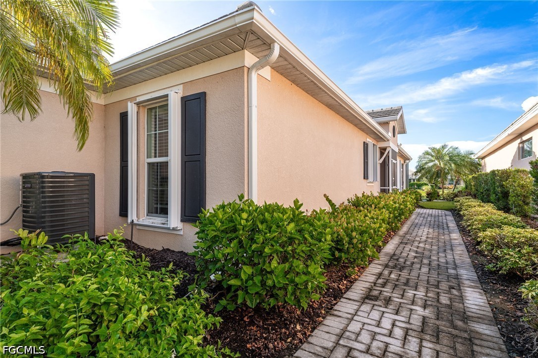 2 Bed Waterfront Home for Sale in Sandoval, photo 5