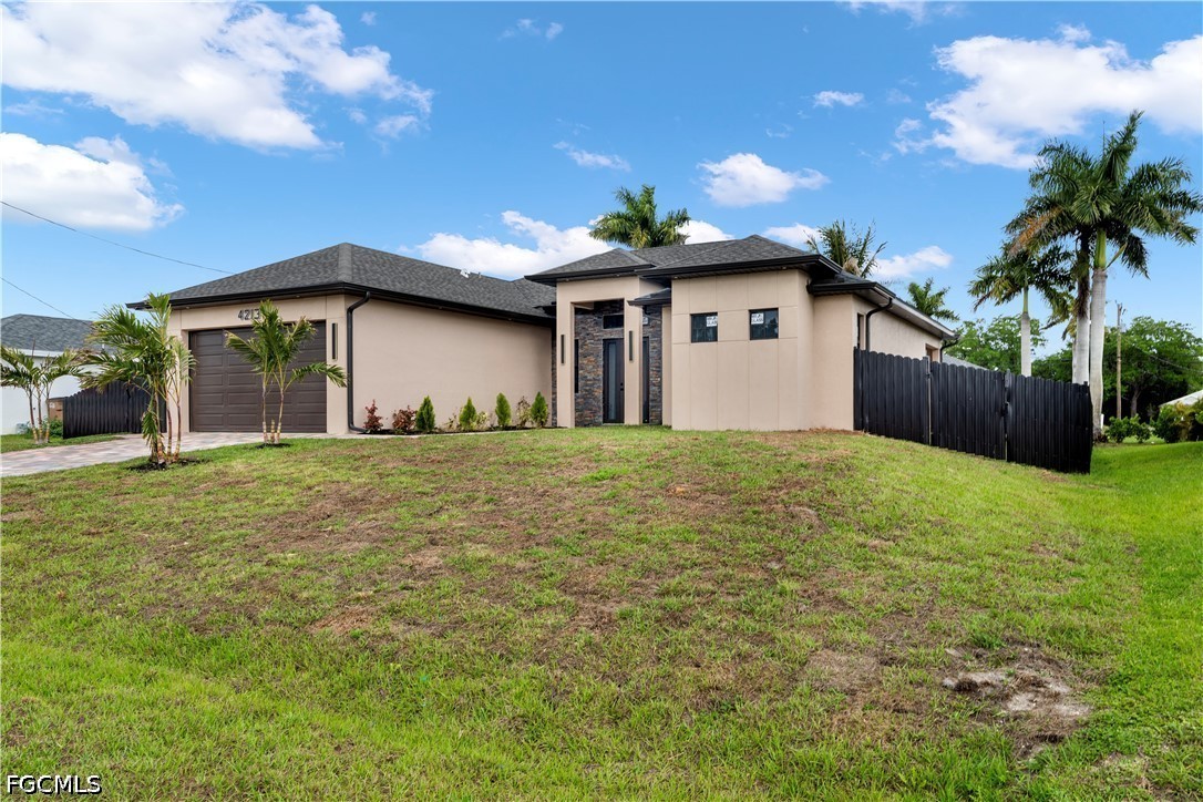 3 Bed Pool Home for Sale in Cape Coral, photo 5