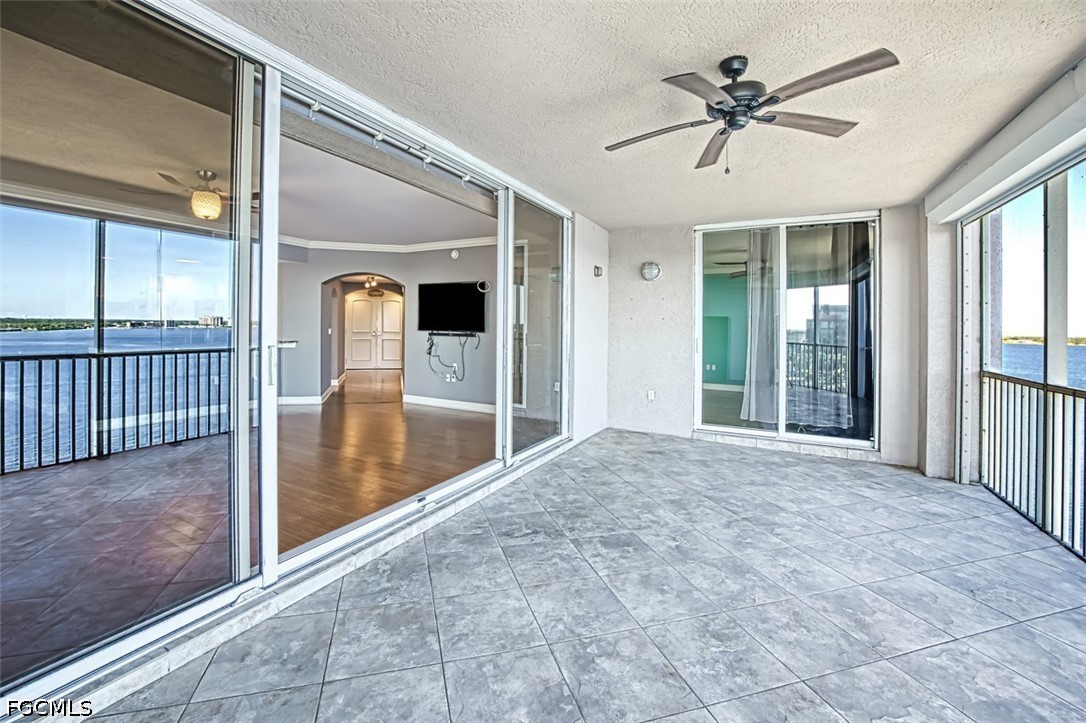 2 Bed Waterfront Home for Sale in Fort Myers, photo 5