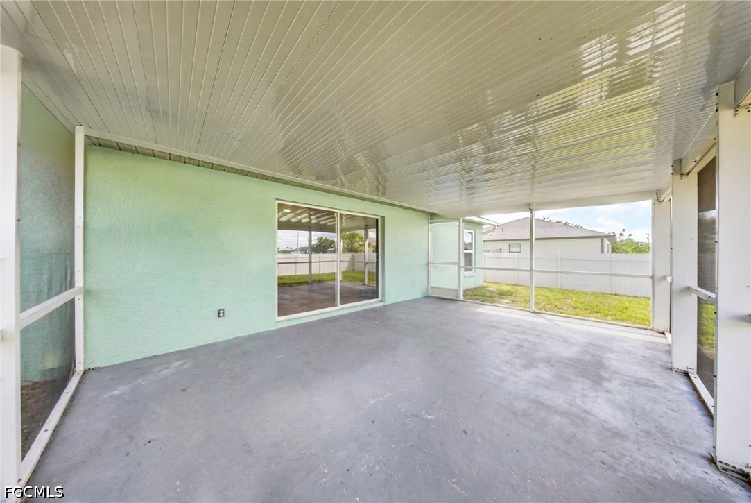3 Bed SingleFamilyResidence for Sale in Cape Coral, photo 5