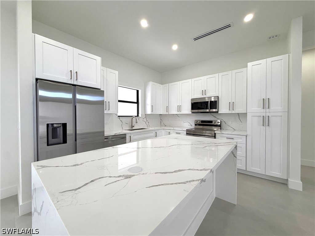 4 Bed SingleFamilyResidence for Sale in Naples, photo 5