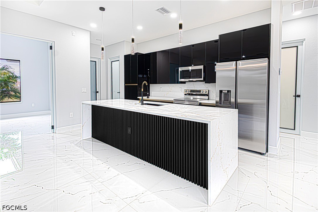 3 Bed SingleFamilyResidence for Sale in Lehigh Acres, photo 5