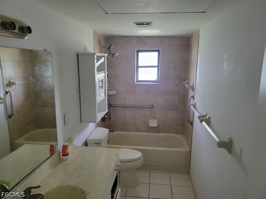 2 Bed Pool Home for Sale in Cape Coral, photo 5