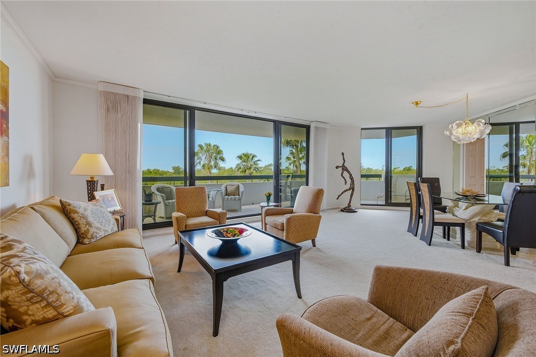 3 Bed Condominium for Sale in Grosvenor, photo 5