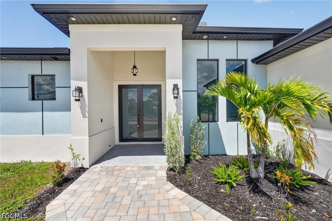 3 Bed Waterfront Home for Sale in Cape Coral, photo 5