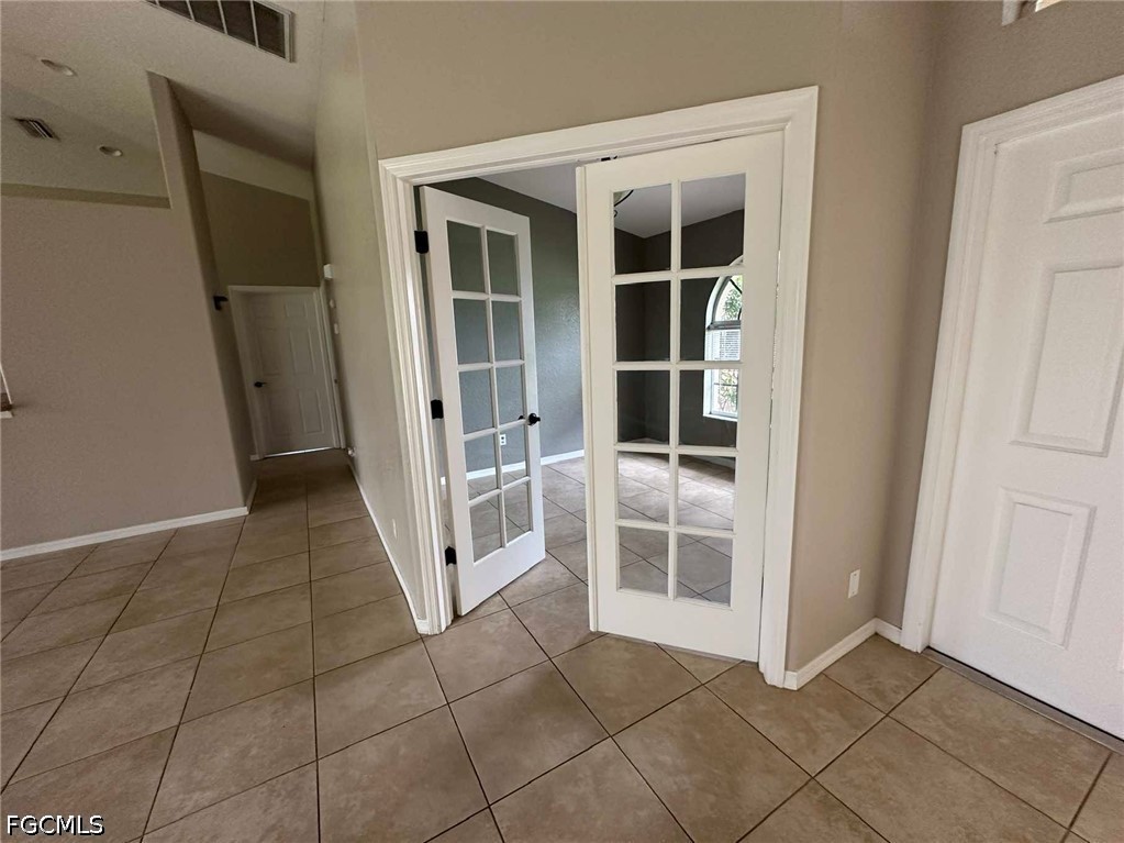 3 Bed SingleFamilyResidence for Sale in Cape Coral, photo 5