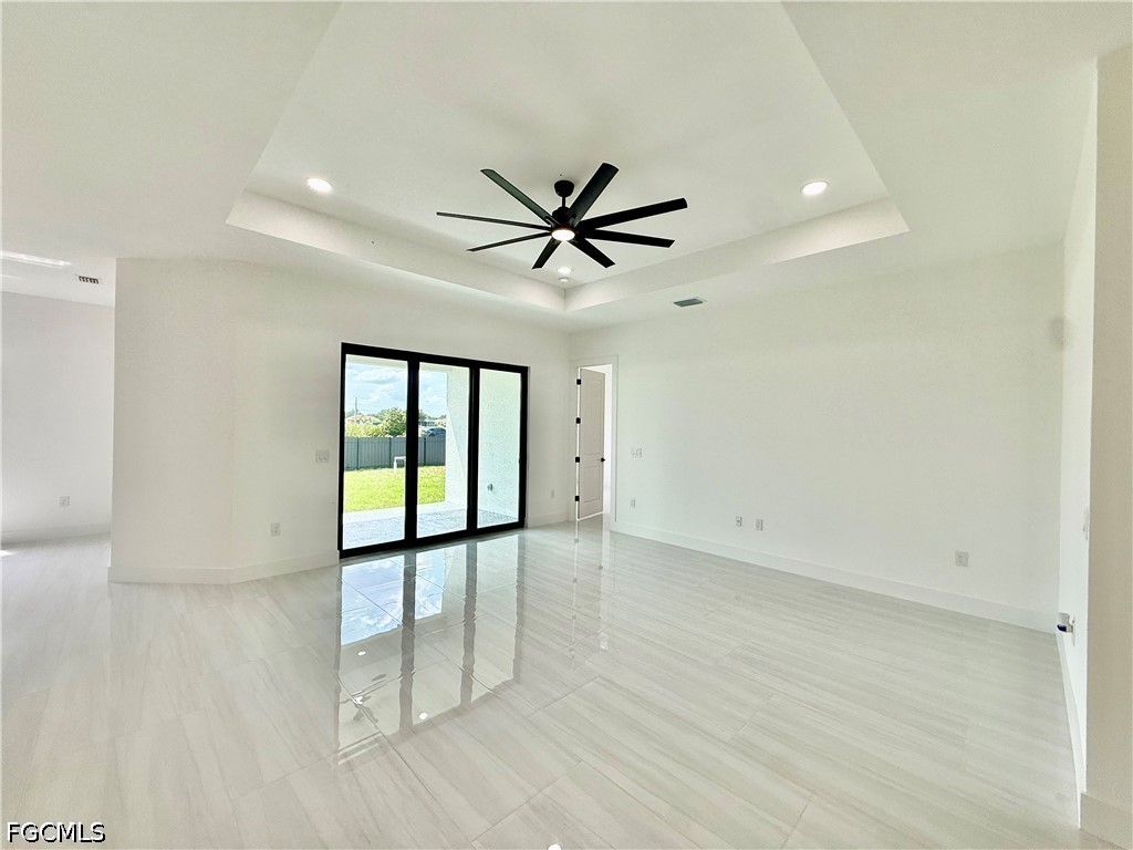 4 Bed SingleFamilyResidence for Sale in Lehigh Acres, photo 5