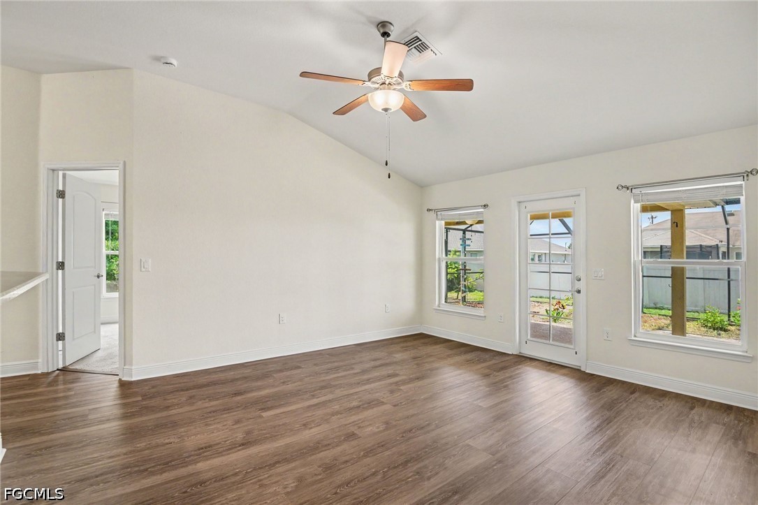 3 Bed SingleFamilyResidence for Sale in Cape Coral, photo 5