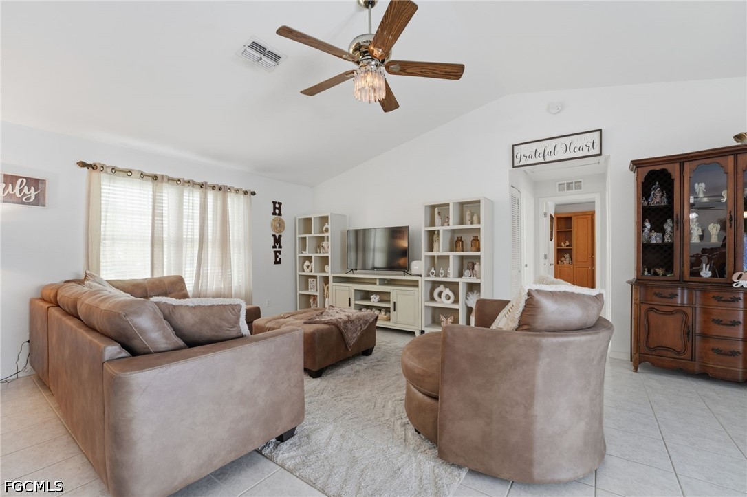 3 Bed Pool Home for Sale in Cape Coral, photo 5