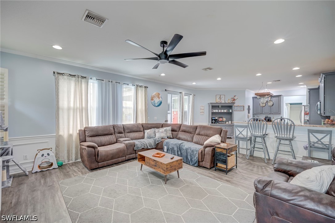 5 Bed Pool Home for Sale in Promenade West, photo 5
