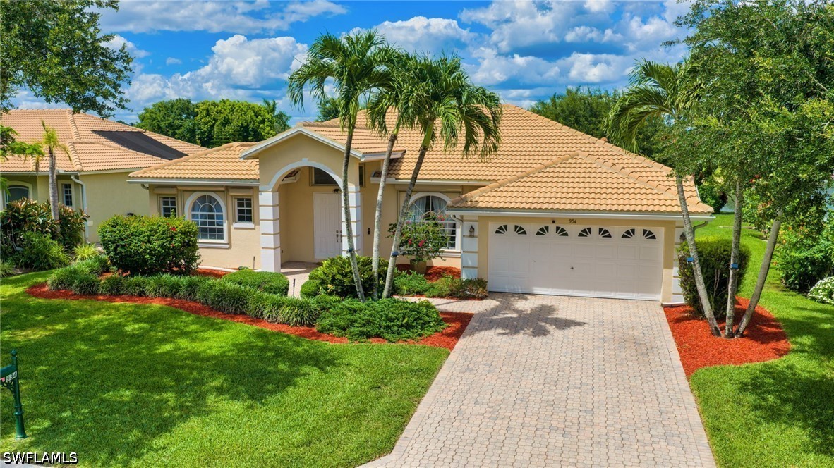 3 Bed Pool Home for Sale in Naples, photo 5