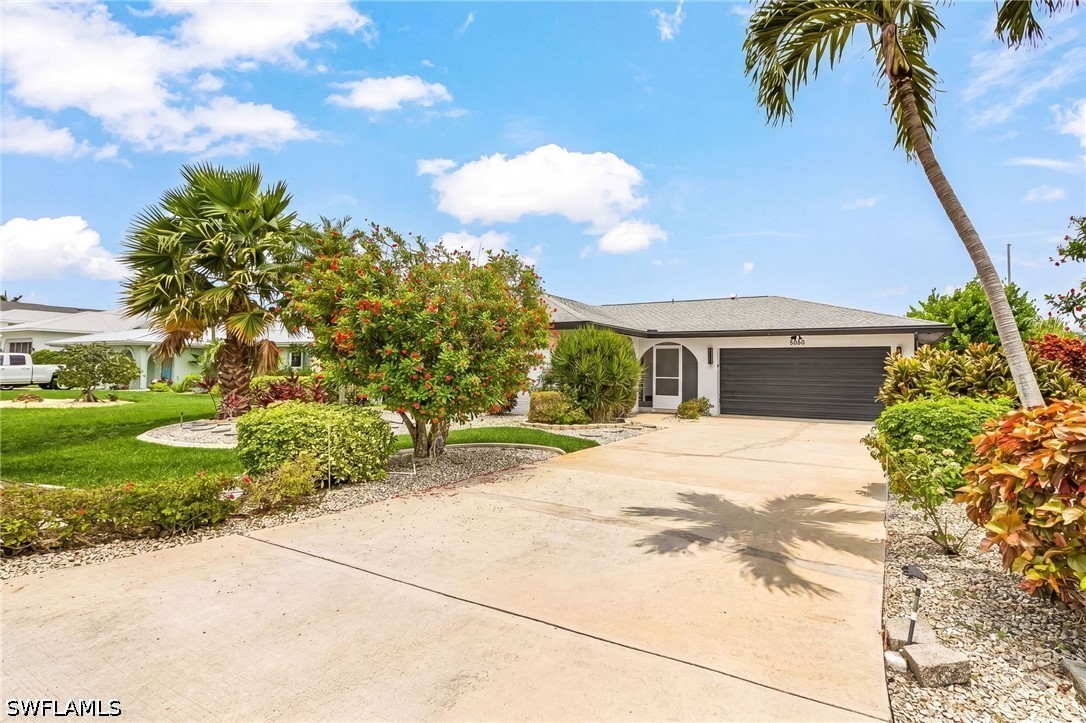 3 Bed Pool Home for Sale in Cape Coral, photo 5