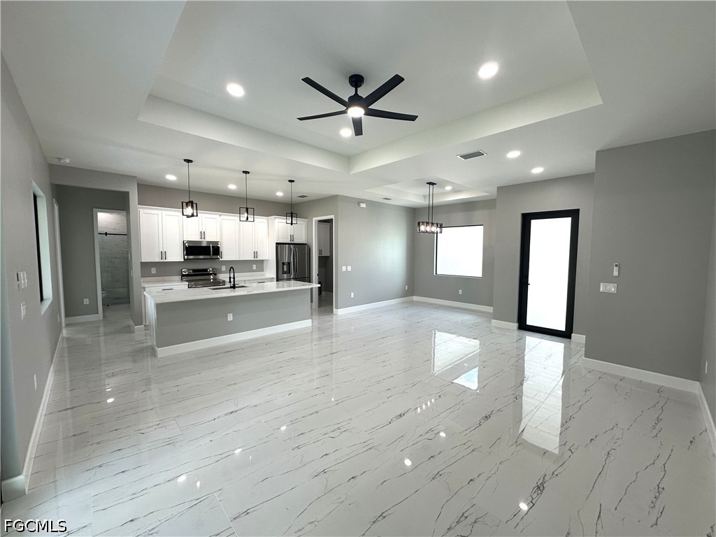 3 Bed SingleFamilyResidence for Sale in Lehigh Acres, photo 5