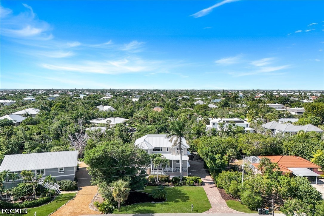 4 Bed Pool Home for Sale in Sanibel Estates, photo 5