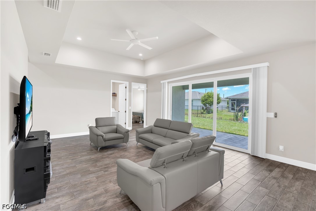 3 Bed SingleFamilyResidence for Sale in Port Labelle, photo 5