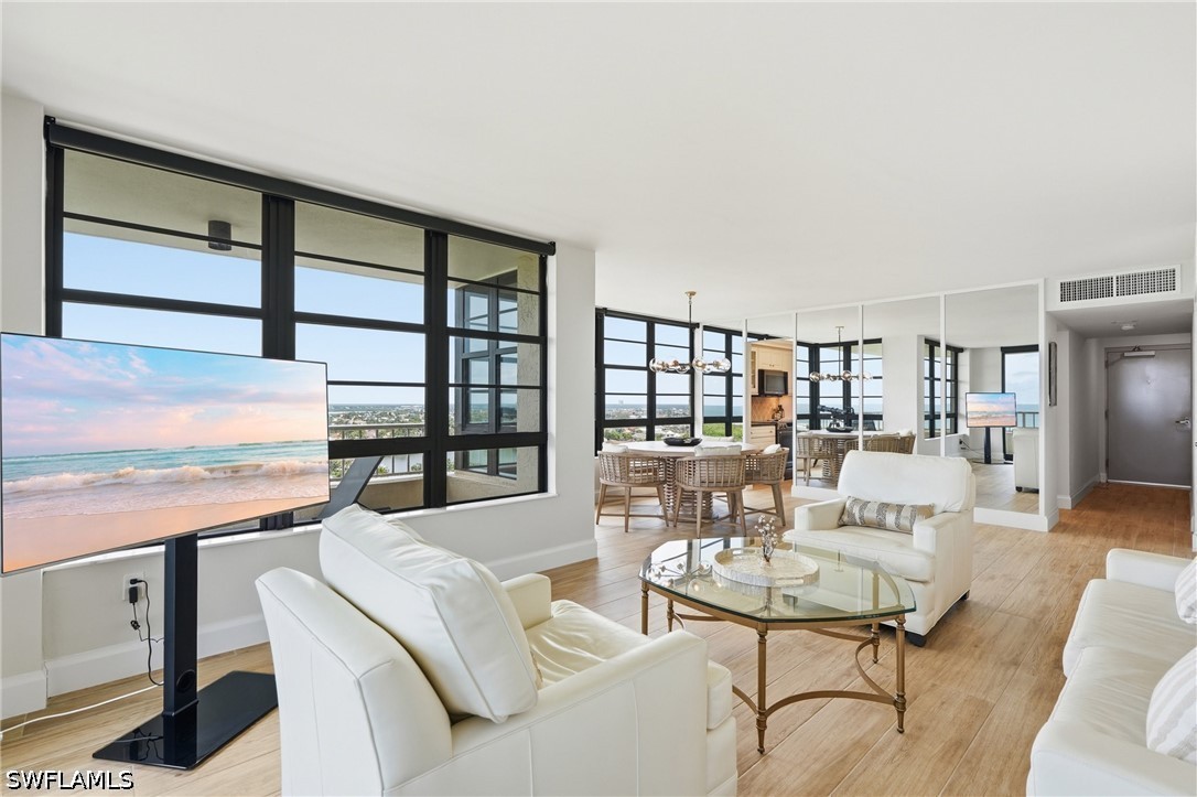 2 Bed Waterfront Home for Sale in Marco Island, photo 5