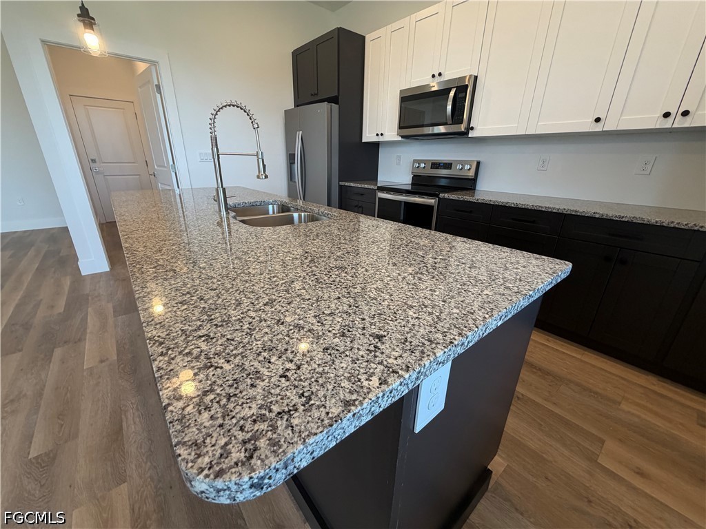 4 Bed SingleFamilyResidence for Sale in Cape Coral, photo 5
