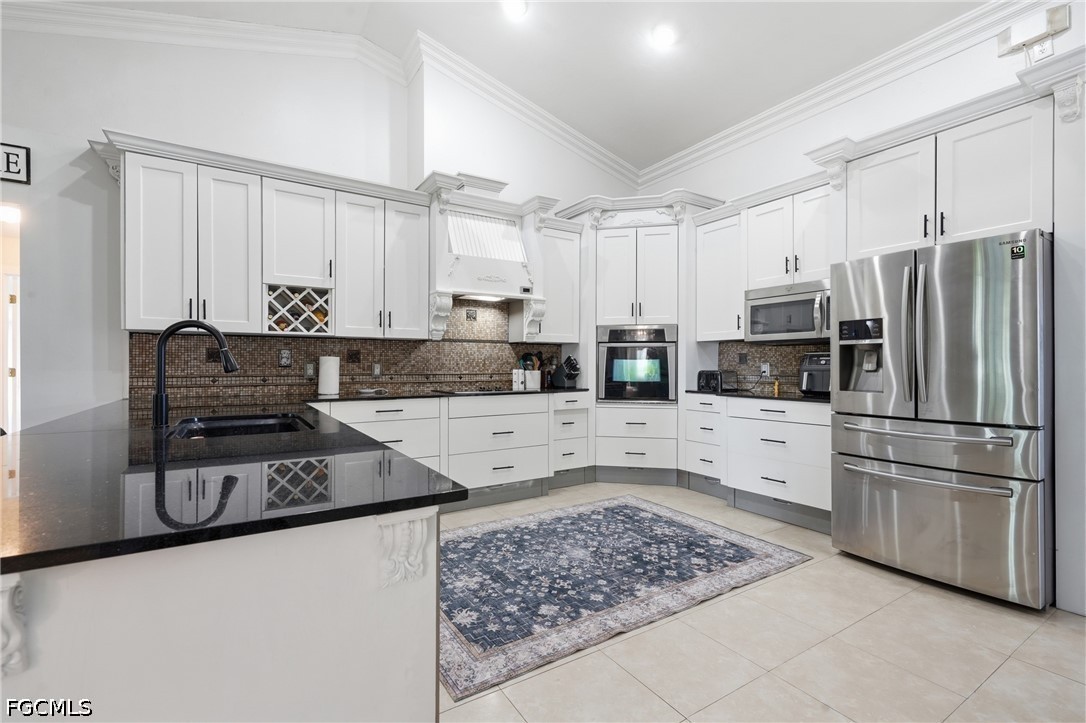 3 Bed Pool Home for Sale in Cape Coral, photo 5