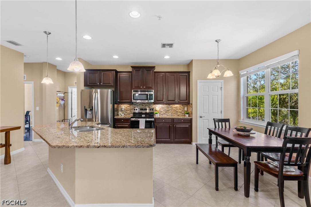 3 Bed Condominium for Sale in Fort Myers, photo 5