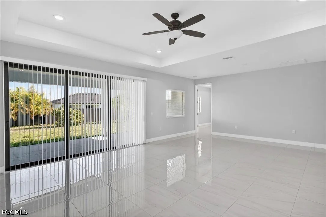 3 Bed SingleFamilyResidence for Sale in Cape Coral, photo 5