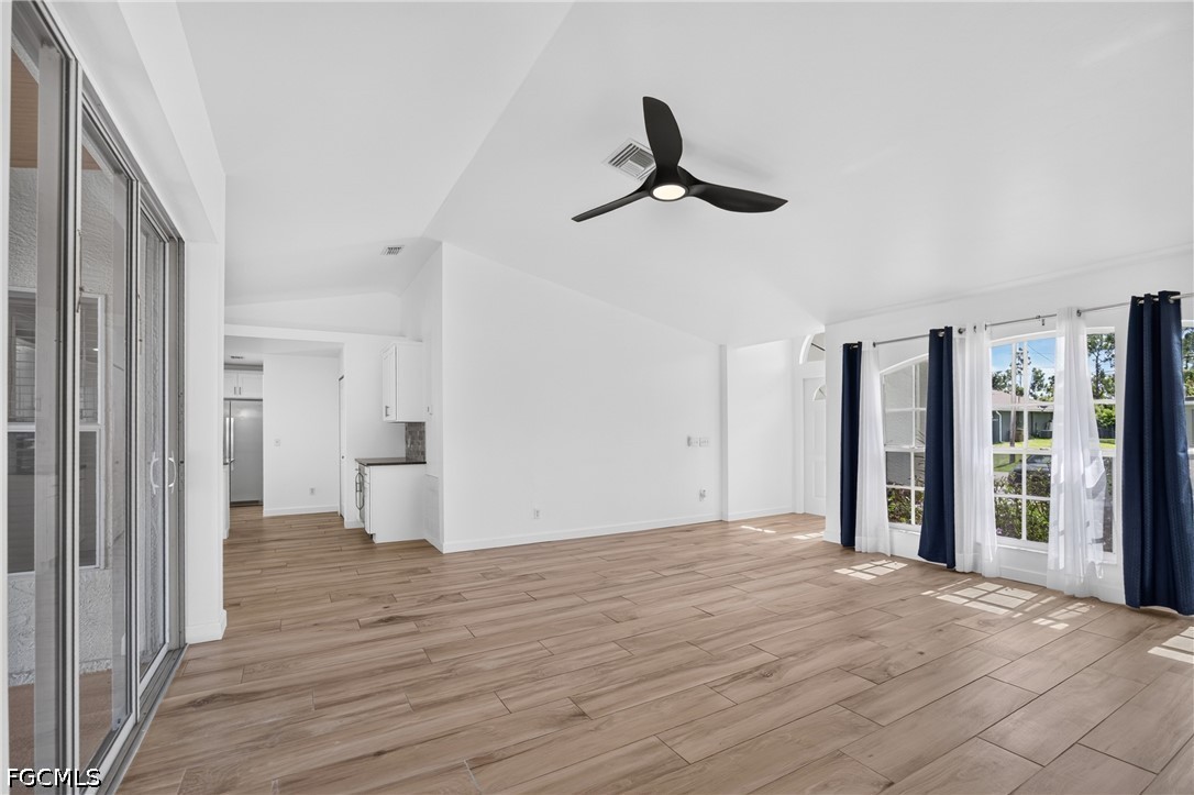 3 Bed Pool Home for Sale in Cape Coral, photo 5