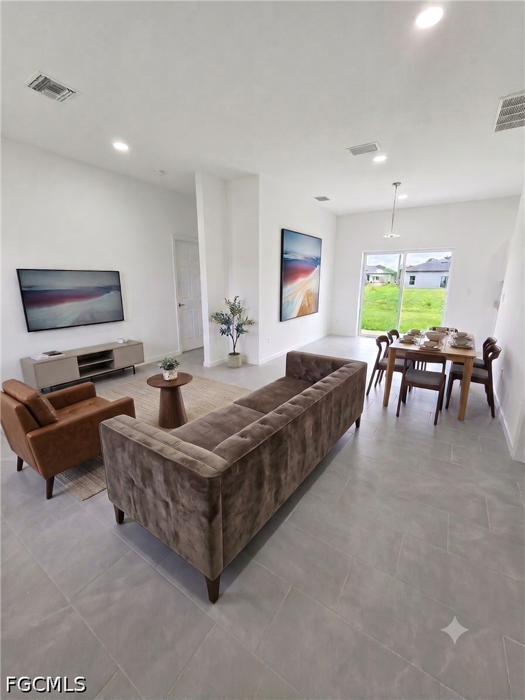 3 Bed SingleFamilyResidence for Sale in Lehigh Acres, photo 5