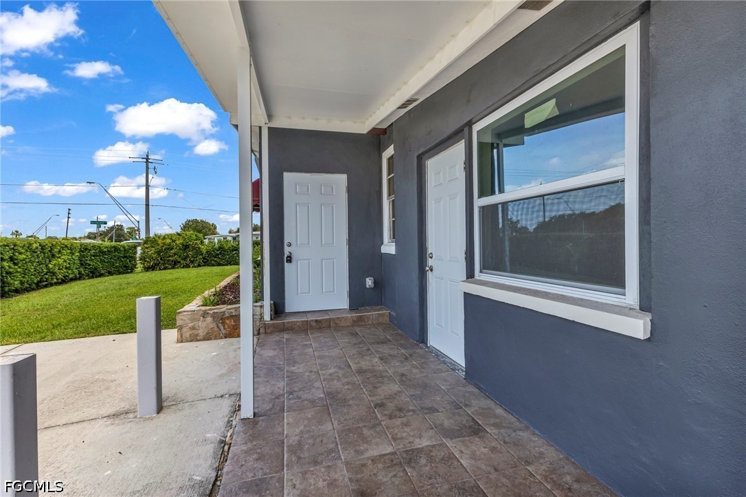 3 Bed SingleFamilyResidence for Sale in Port Charlotte, photo 5