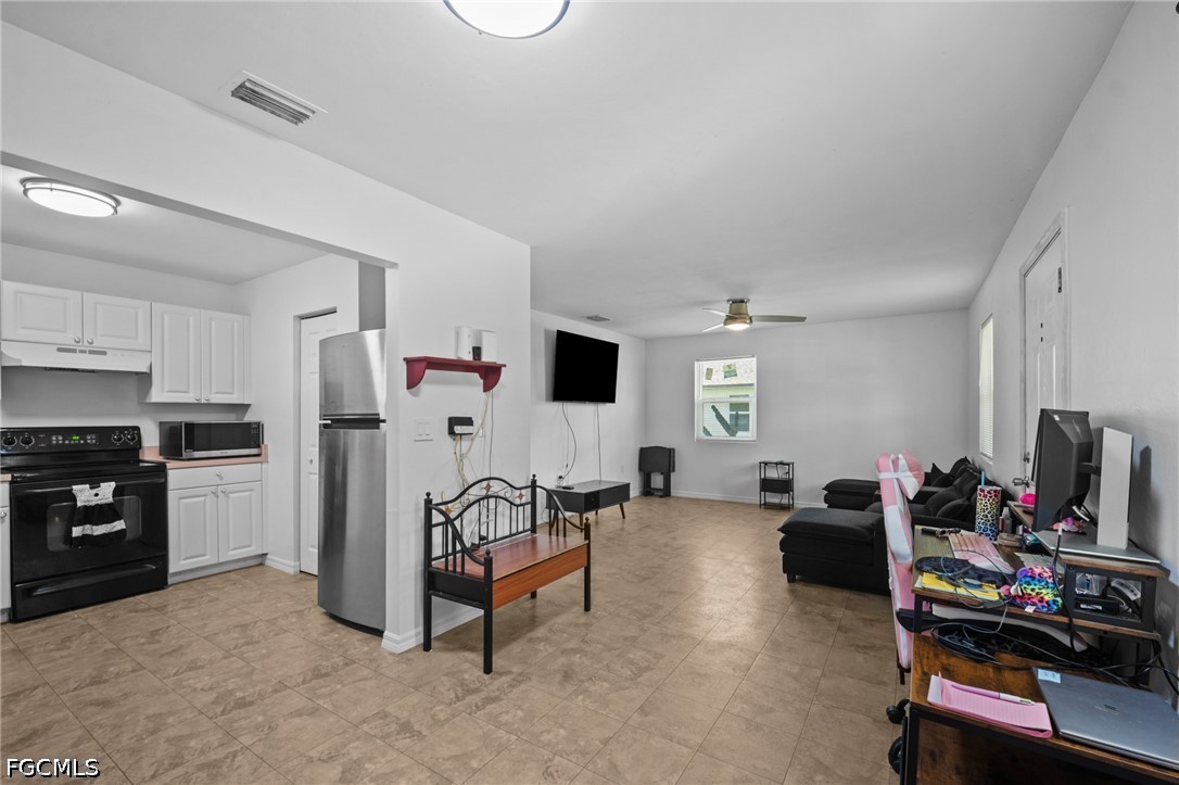 3 Bed SingleFamilyResidence for Sale in Lehigh Acres, photo 5